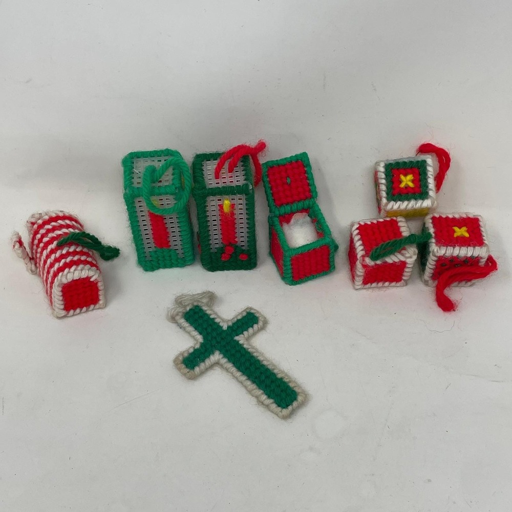 Vintage‎ Plastic Canvas Christmas Ornament Lot 7pc Handmade Yarn Kitschy Holiday